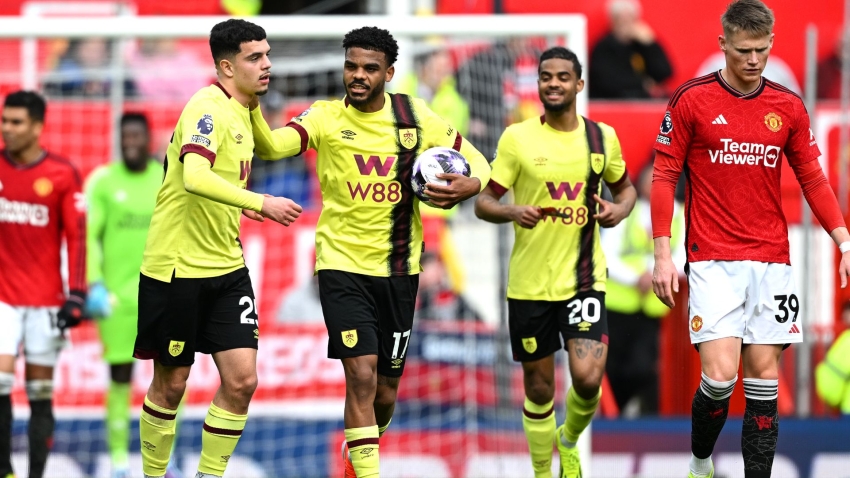 Burnley Penalty Denies Manchester United Victory at Old Trafford