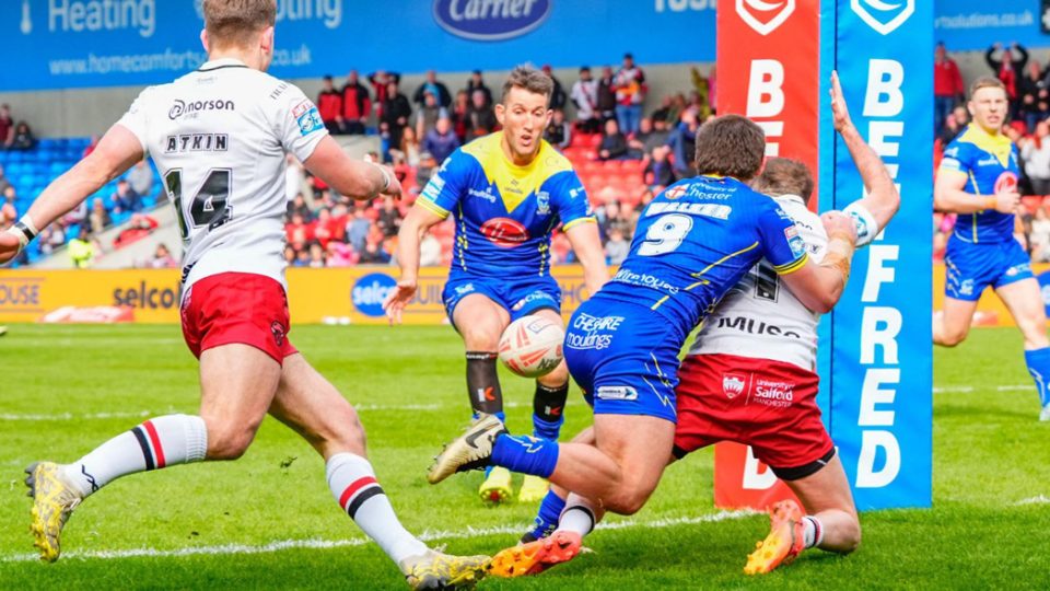 Salford Red Devils Prevail Over Warrington Wolves in Super League Clash