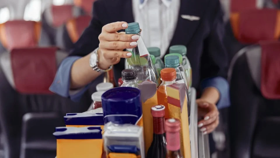 Passengers drink plane dry of booze