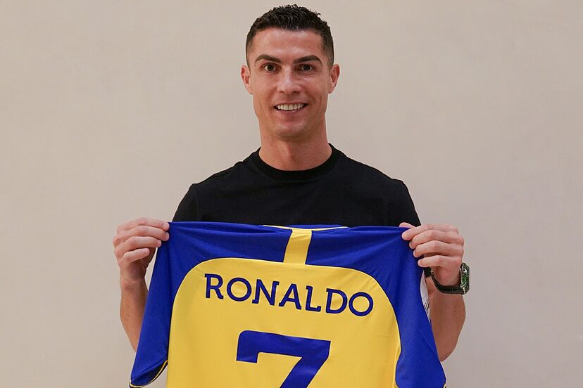 Ronaldo Eyes Al Nassr Extension Chasing Messi's Record