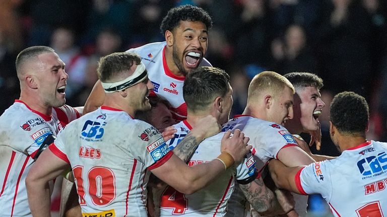 Seven-Try St Helens Triumph Over Leeds to Top Super League Table