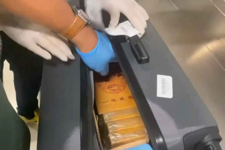 14kg of heroin found at airport