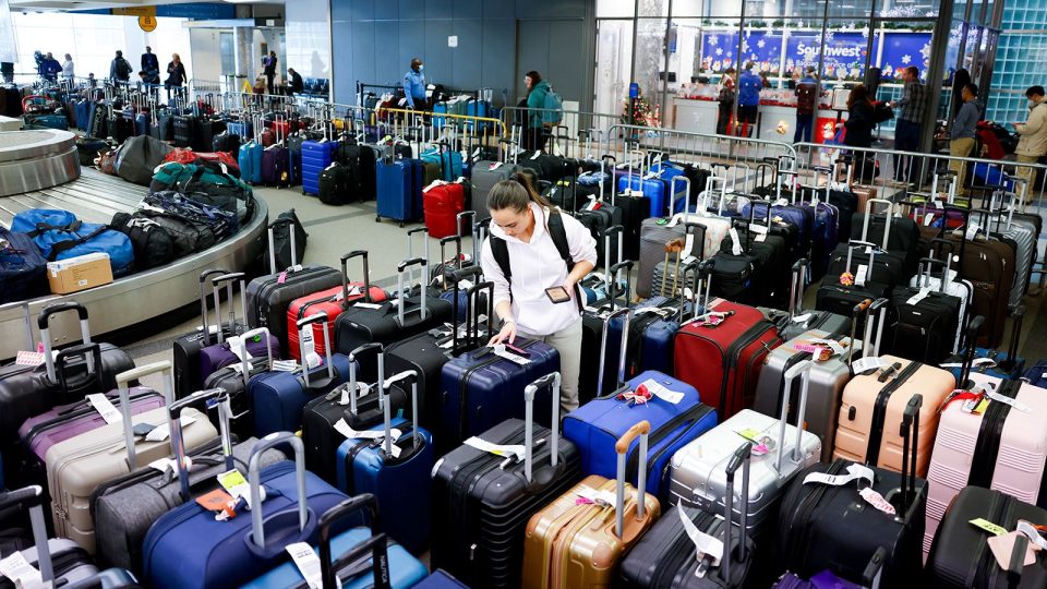 Airlines Enhance Baggage Tracking to Reduce Lost Luggage