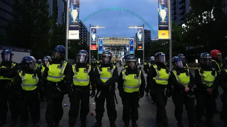 Met Arrest 53 Wembley Breach During Champions League Final