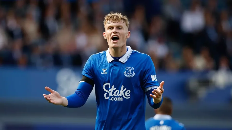 Man Utd Make Improved £50m Bid for Everton's Jarrad Branthwaite