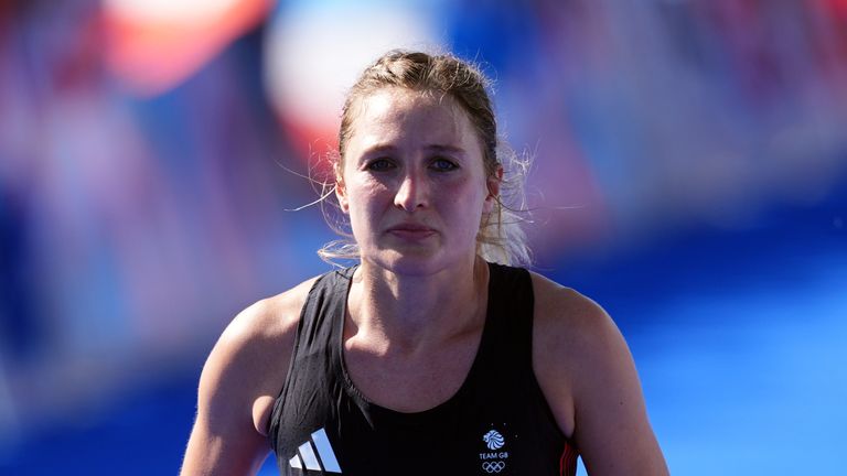 Team GB Runner Completes Marathon Despite Broken Leg