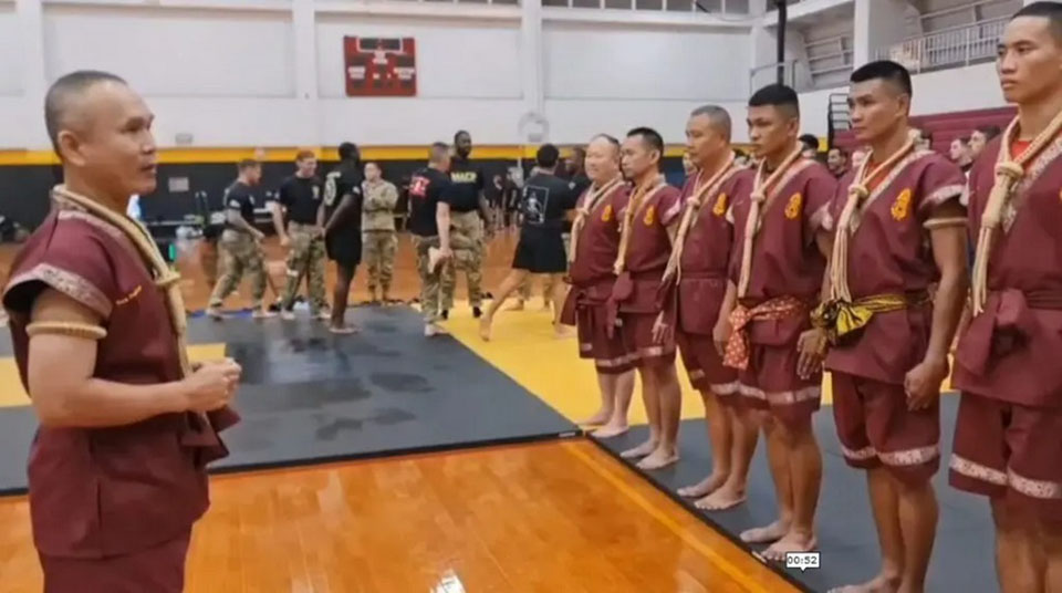 Muay Thai experts train U.S. troops