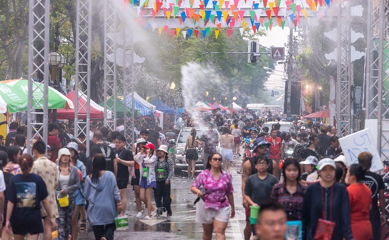 Songkran water splash to another level