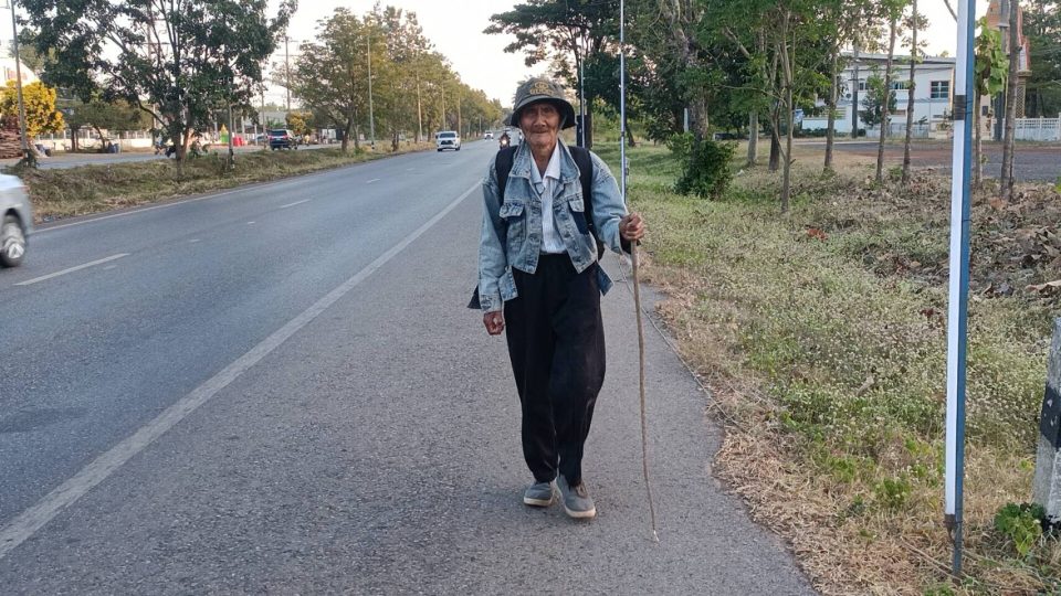 85-Year-Old Man Walks 14 Days to find Son