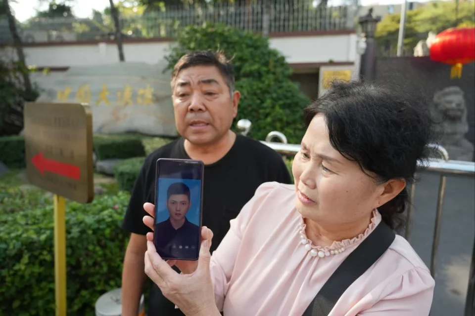 Chinese Couple Pleads for Help at Bangkok Embassy to Find Missing Son