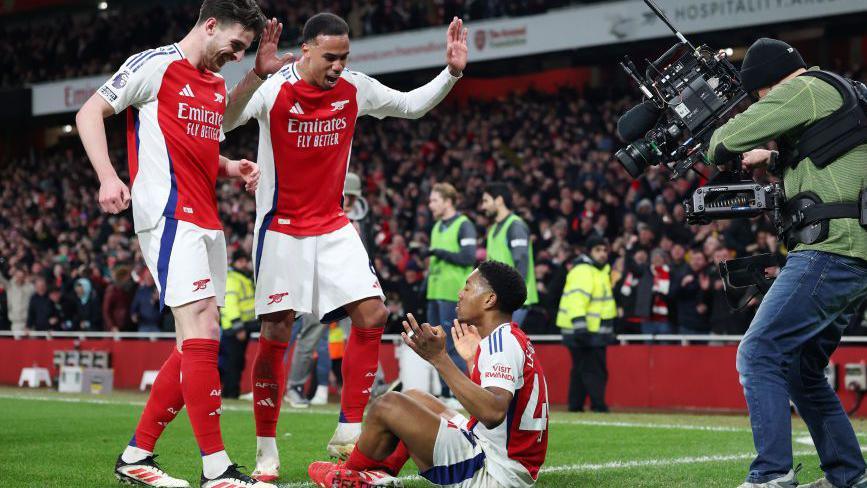 Arsenal Stuns Manchester City with 5-1 Victory in Title Race