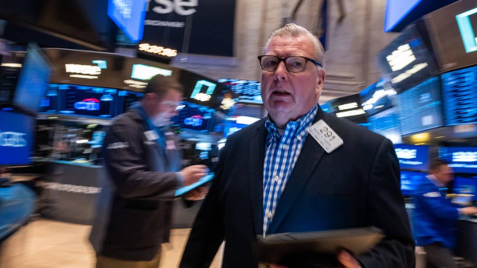 US Markets Plunge as Trade War Fears Rise Following Trump's Comments